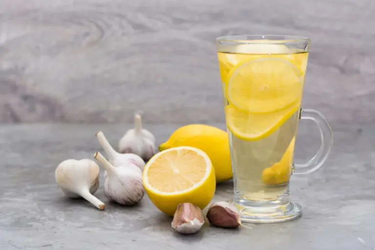 Proč mniši v klášterech pijí každé ráno česnek s citronem