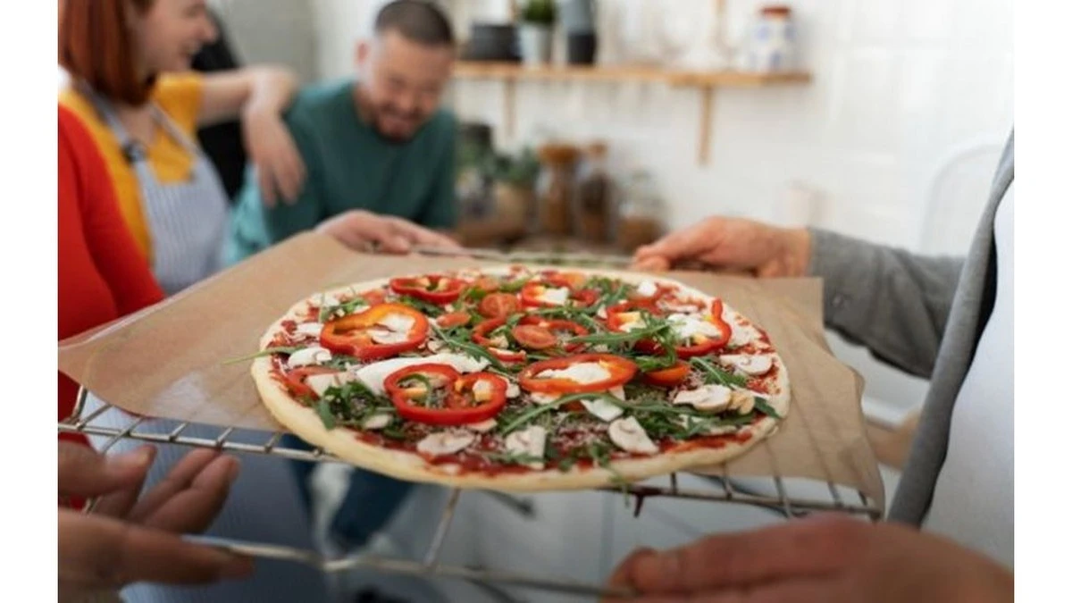 Proč zkušení kuchaři dávají na pizzu čerstvý špenát až po upečení