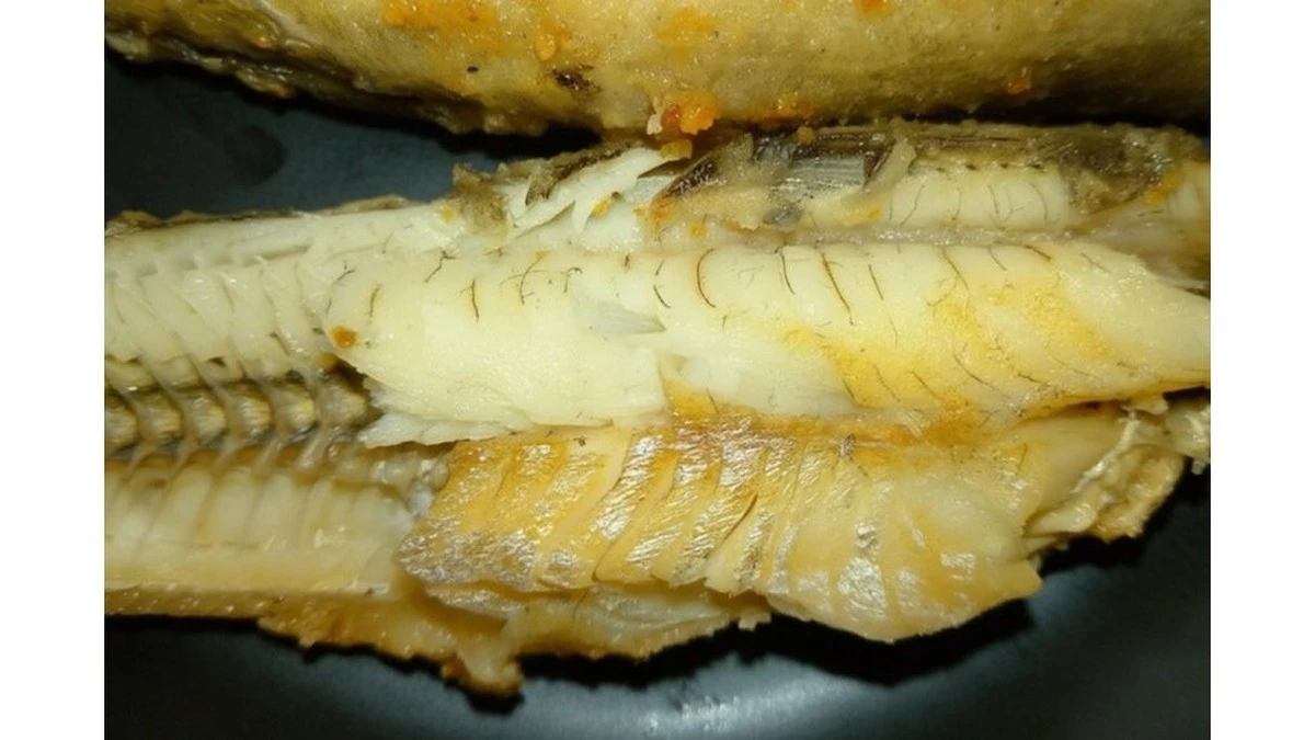 Proč zkušení kuchaři dělají hluboké zářezy do ryby před smažením