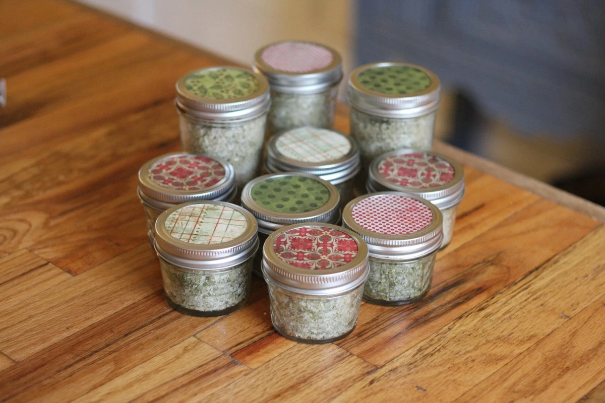 Proč zkušení kuchaři sypou do soli čerstvé bylinky - image 1