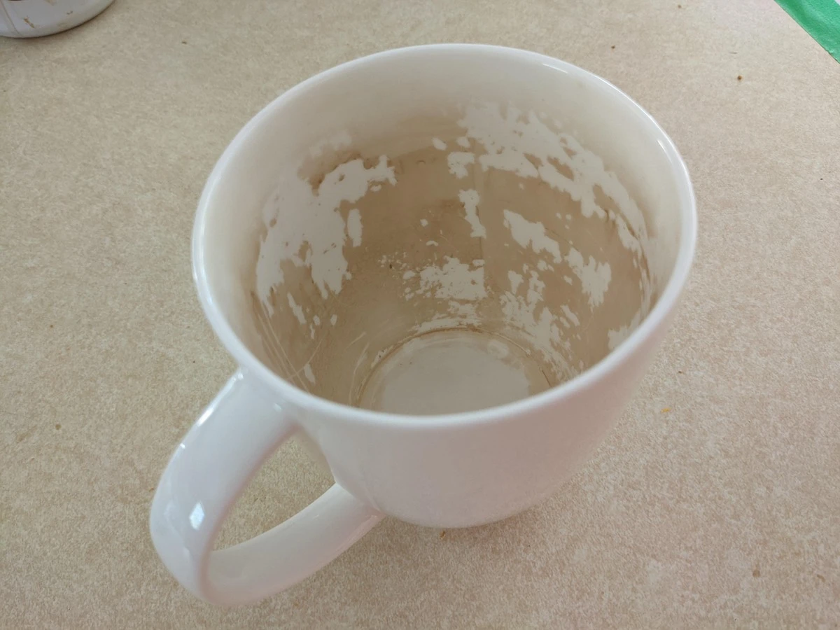 Proč zkušení lidé sypou lžičku kyseliny citronové do špinavých hrnků - image 1