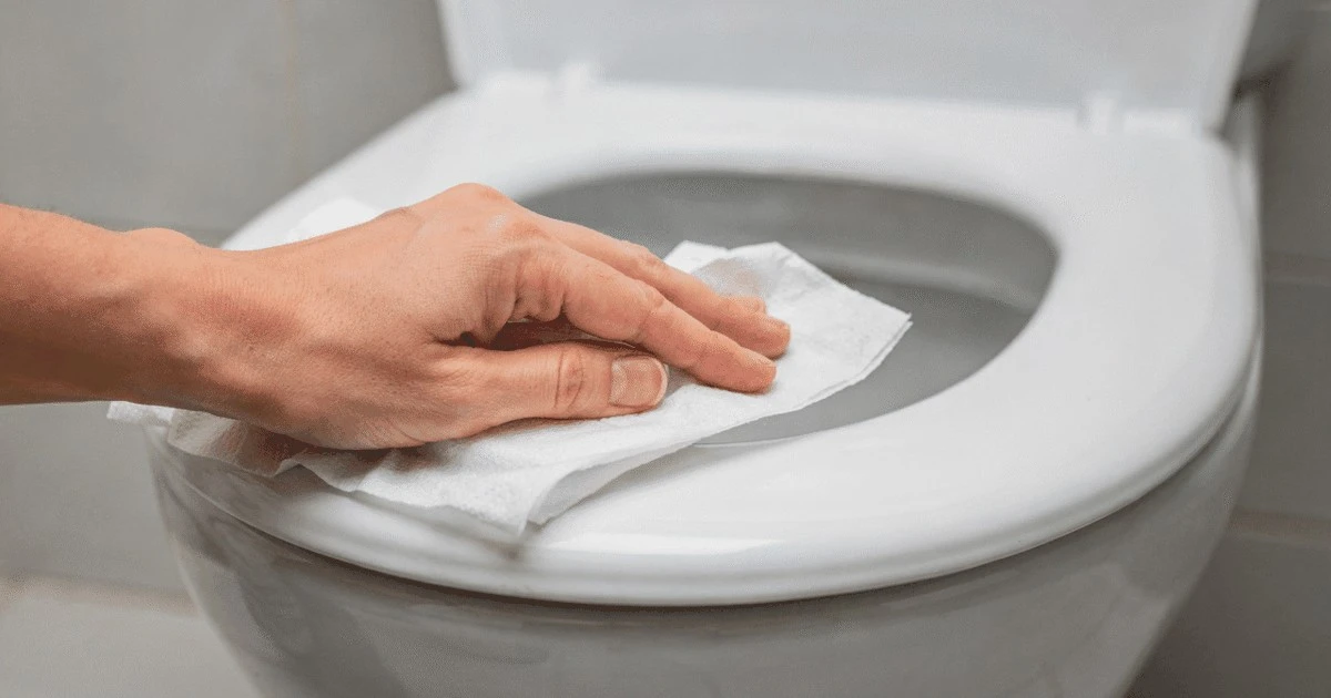 Toaletní papír ničí vaše prkýnko: Proč tato chyba z Alza.cz mrzí