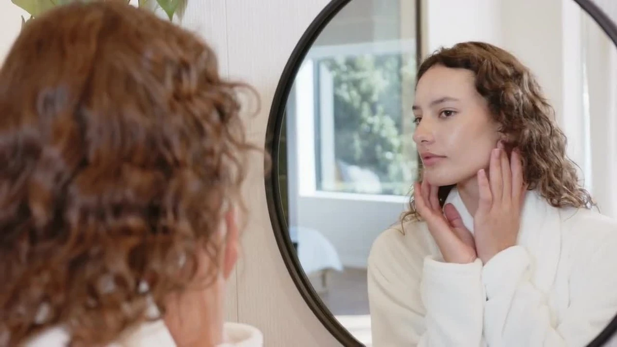 Proč dermatologové varují před vysoušením pupínků lihem - image 1