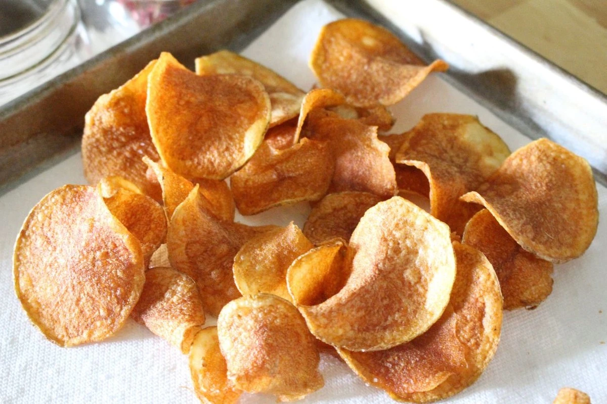 Proč moje kamarádky jedí brambůrky každý večer a nepřibírají: Všechno změnila jedna lžíce oleje - image 1