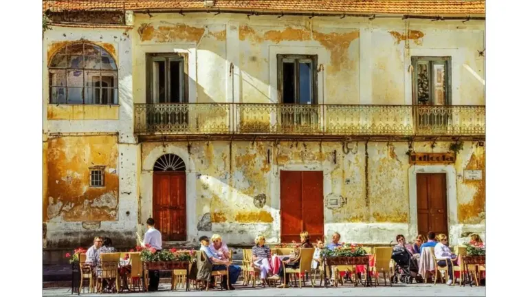 Proč sardiňští devadesátníci pijí čtyři espressa denně a my kávu pijeme špatně