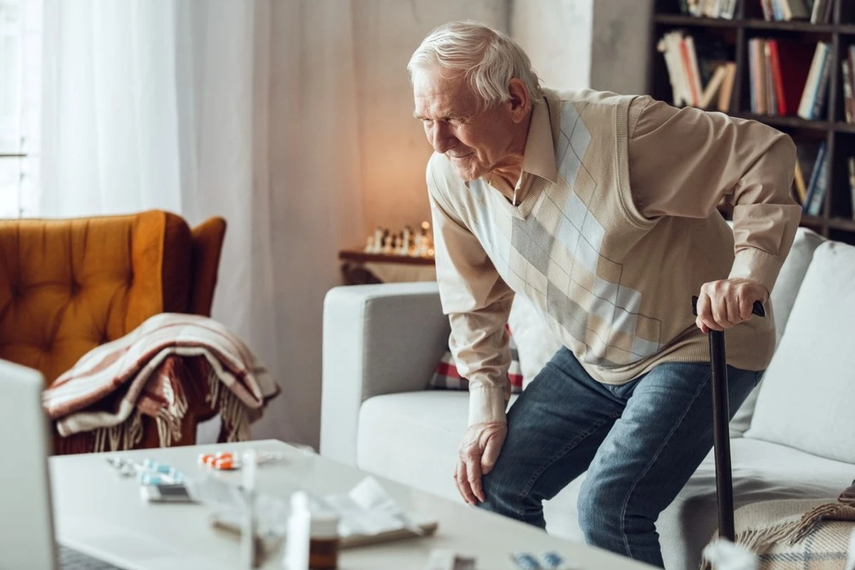 Proč se v 70 letech nemohl zvednout z židle: Lékař pojmenoval tichou hrozbu, o které nikdo nemluví - image 1
