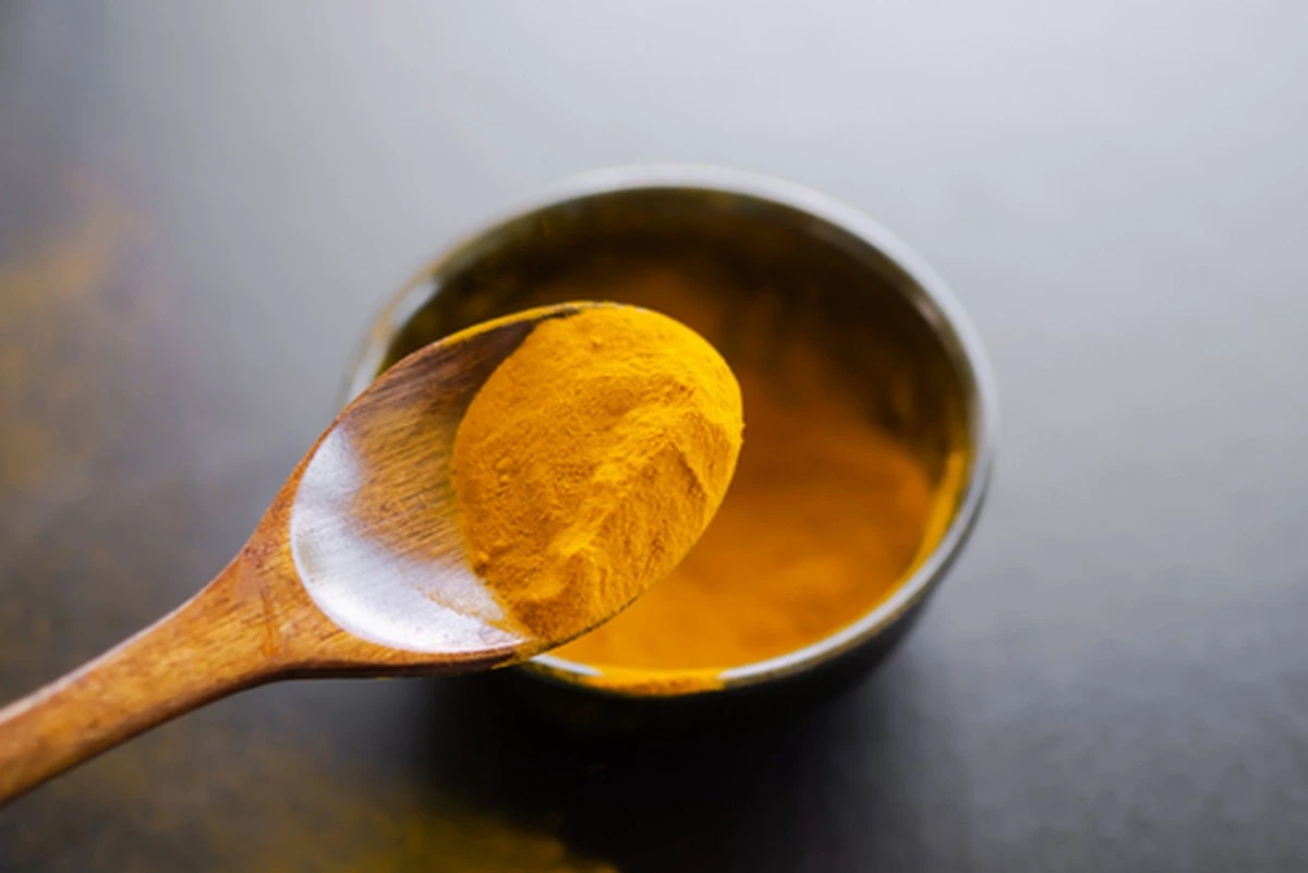 Proč zkušení bihackeři přidávají špetku pepře do ranní vody