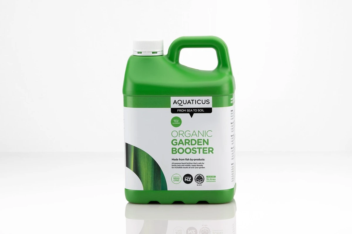 Proč zkušení čeští zahrádkáři házejí vytrhaný plevel do kbelíku s vodou - image 1