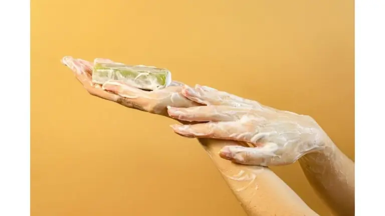 Proč zkušení dermatologové varují před častým používáním antibakteriálního mýdla