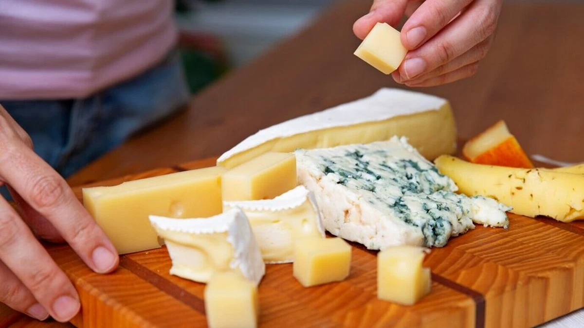 Proč zkušení dietologové kupují v supermarketu švýcarský sýr