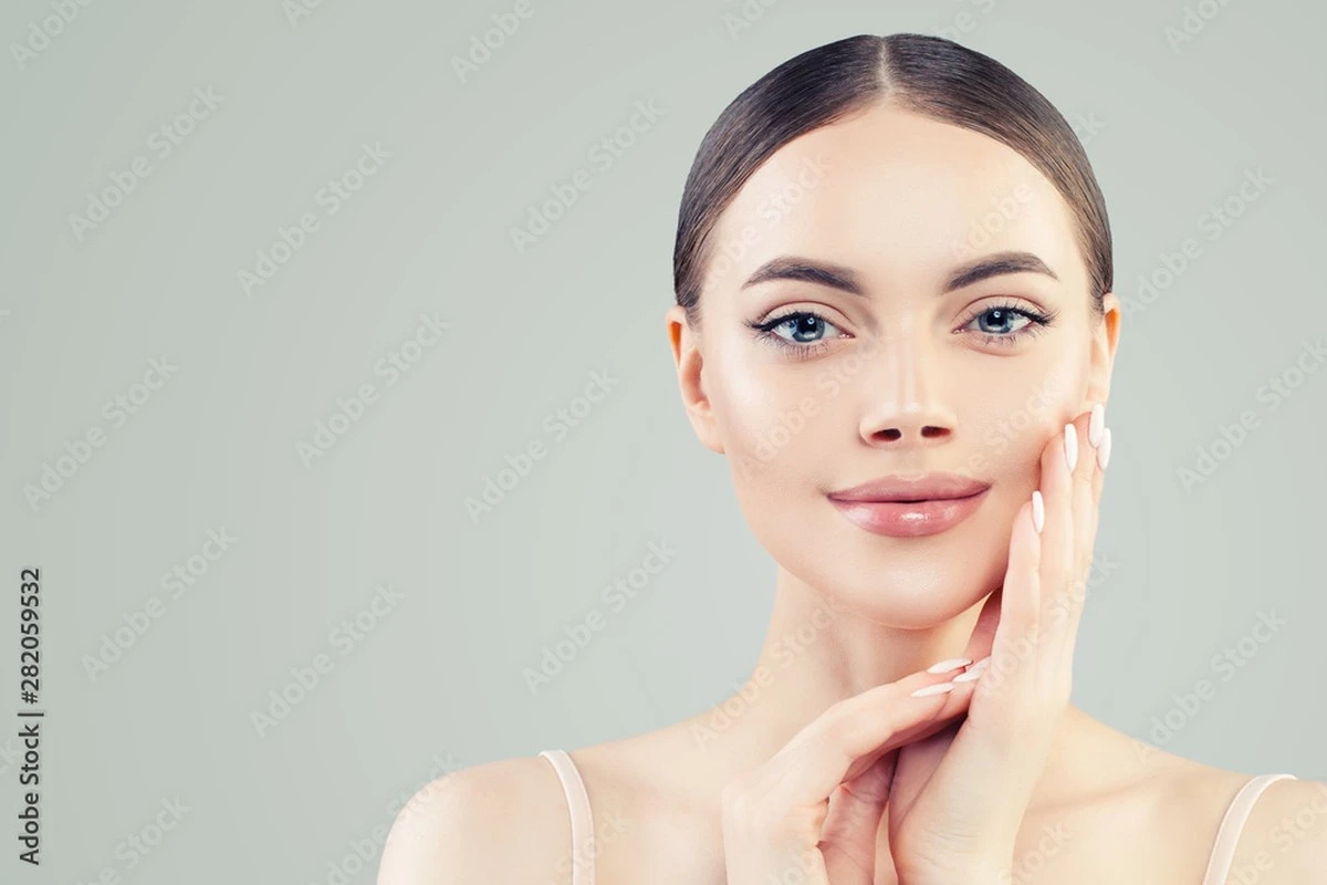 Proč zkušení kosmetičtí experti radí vyhodit peeling a přestat si mýt obličej třikrát denně - image 1