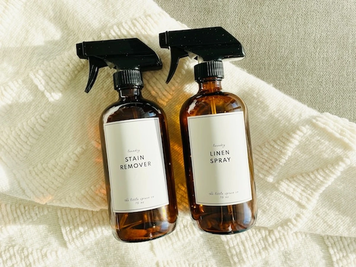 Proč zkušení lidé stříkají směs s alkoholem na oblečení místo praní - image 1