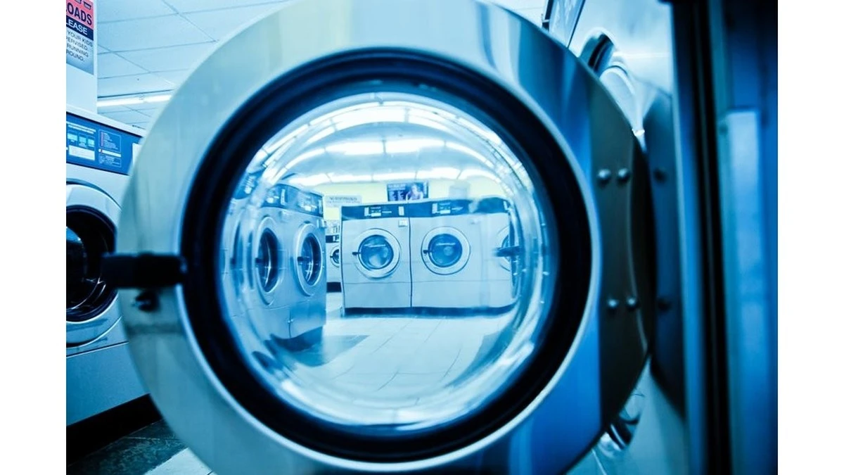 Proč zkušení opraváři vždy zavírají dvířka pračky a nechávají otevřený jen šuplík