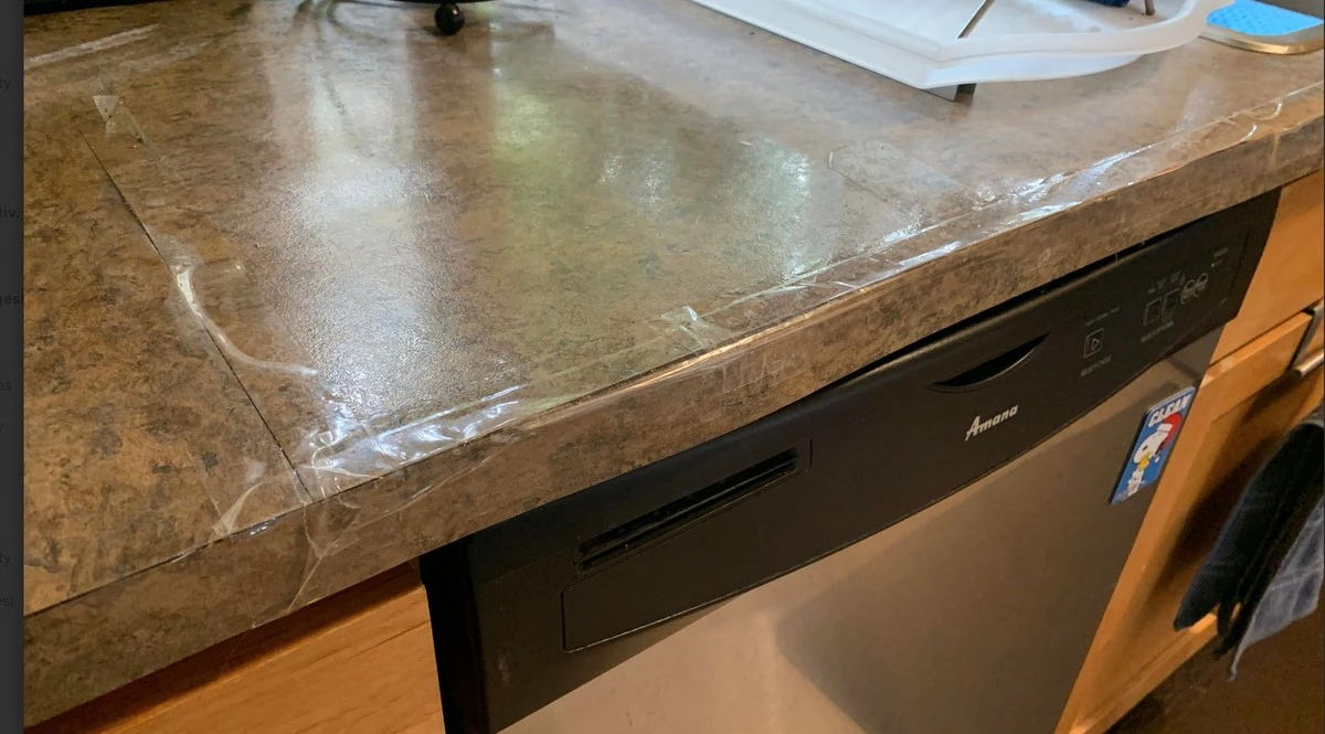 Proč zkušení truhláři vždy používají suchý hadr na kuchyňská dvířka - image 1